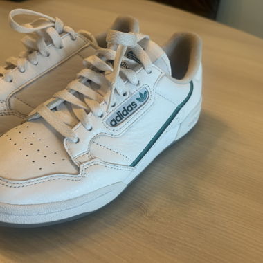 Adidas Continental 