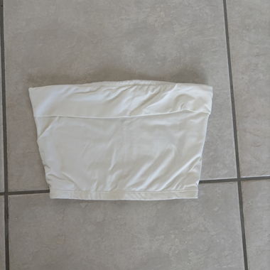 Weisses Bandeau-Top Bershka