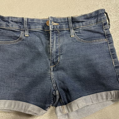 Shorts in jeans