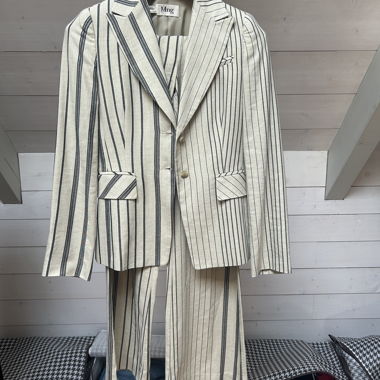 Striped Women's Suit MNG