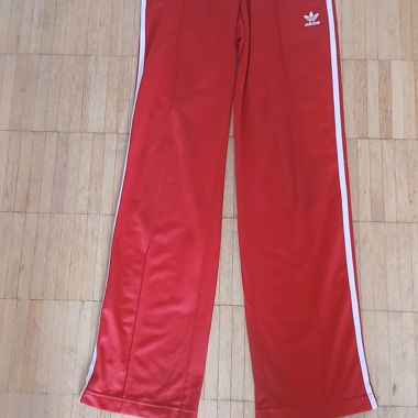 Rote Adidas Trainingshose