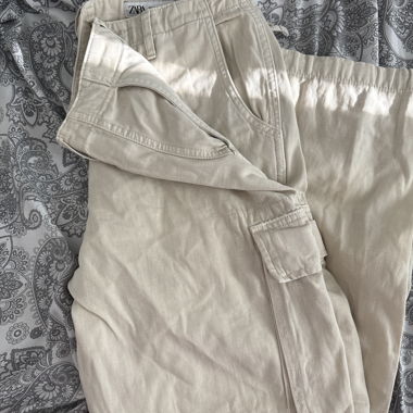 Pantalon cargo beige Zara