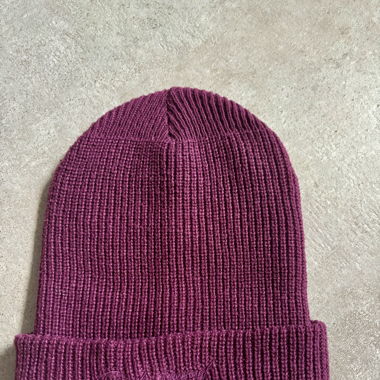 RECLAIMED VINTAGE Beanie in Burgundy