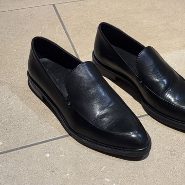 Vagabond, Black leather shoes 