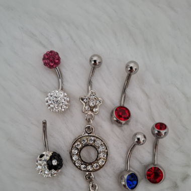 Bauchnabelpiercing
