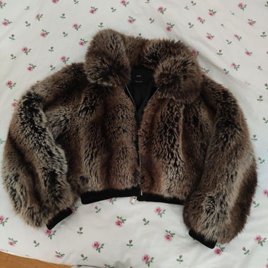 Veste en fausse fourrure très duveteuse