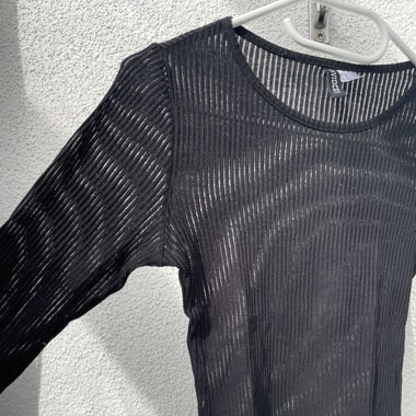 Schwarzes Top