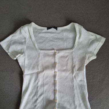 Brandy Melville t-shirt