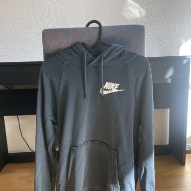 Dunkelblauer Nike Kapuzenpullover