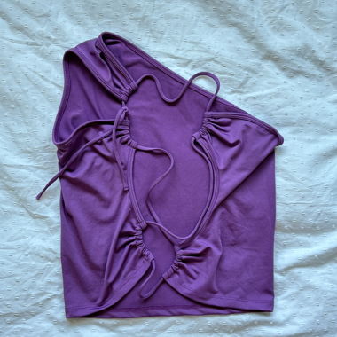 Haut asymétrique violet dos nu