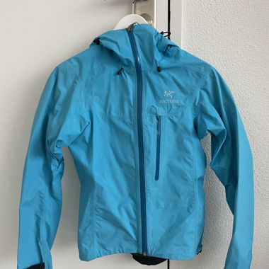 Arc’teryx women's hardshell jacket XS turquoise