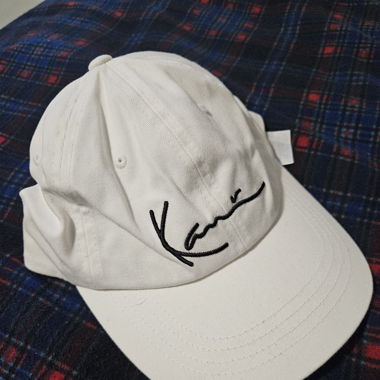 Cap Karl kani white!