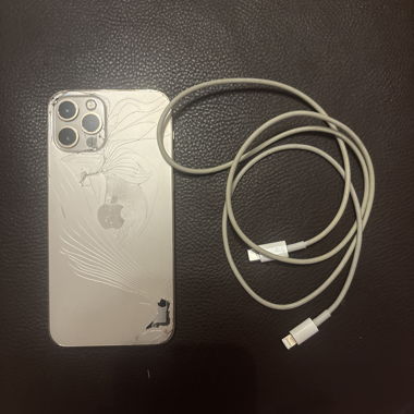 iPhone with cable works 