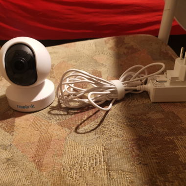 Funktionierende Überwachungskamera mit Kabel