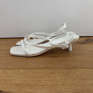 Weiße Riemchensandalen Gr. 38