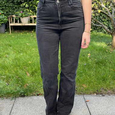 Black Zara jeans