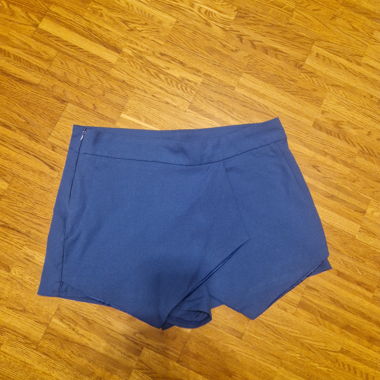 Skort - Shorts with Skirt Look