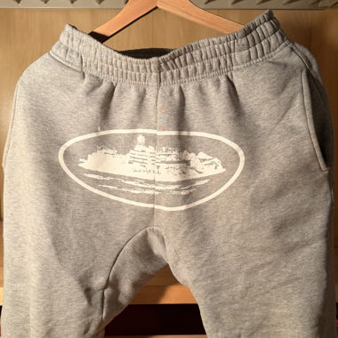 Graue Corteiz Jogginghose