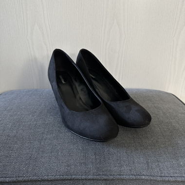 Escarpins à talons en satin noir