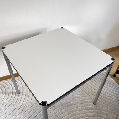 USM Haller Tisch Perlgrau 