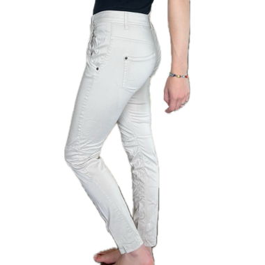 White Pants Nuri