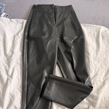 Pantalon Zara en cuir jamais utilisé 