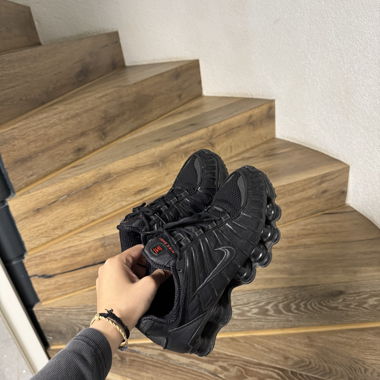 Baskets Nike Shox noires