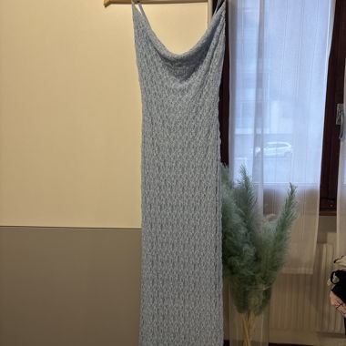 Blau-graues Spitzen-Midikleid