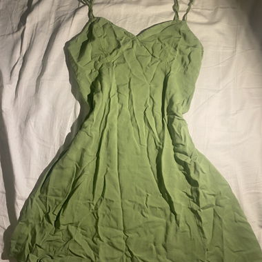 Abito verde chiaro con spalline