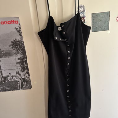 Schwarzes Bershka-Kleid