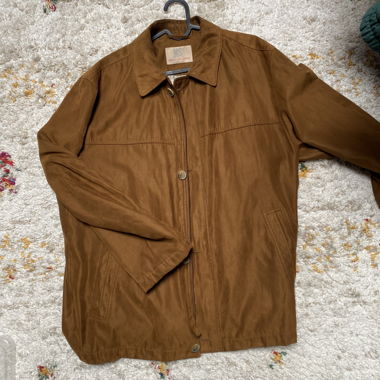 Brown/orange vest