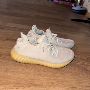 Yeezy Triple Boost 350 V2 crème en bon état