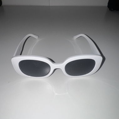 Lunettes de soleil blanches