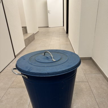 Mega Trash Can in 80s Style Deep Blue