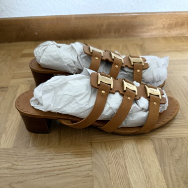 FERRAGAMO Leather Sandals/Mules.
