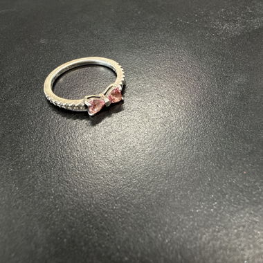 Bague en argent avec pierres roses