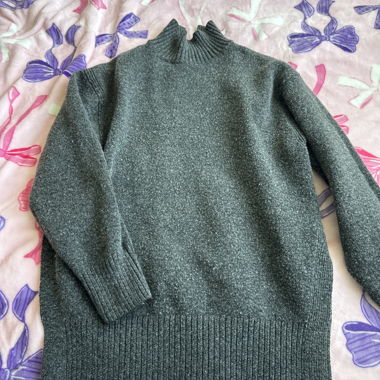 Grey H&M Sweater in Size S