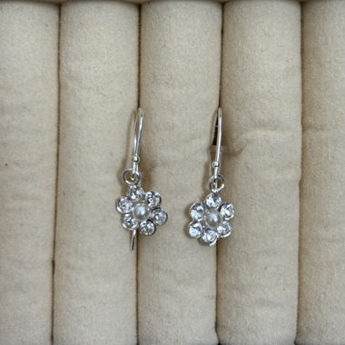 Flower Earrings with Pearl