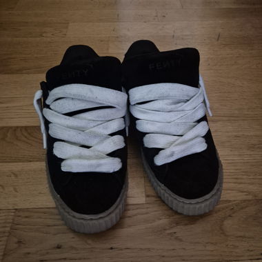 Sneakers Puma nere e bianche