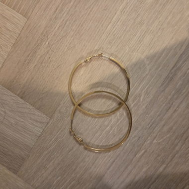 Orecchini a cerchio color oro