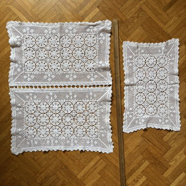 Set of 2 white crochet doilies