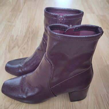 Stiefel mit Absatz