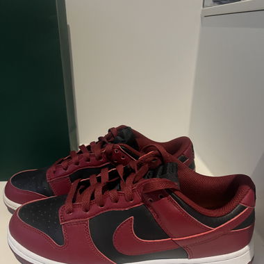 DUNK LOW NEXT NATURE - black/ team red/white