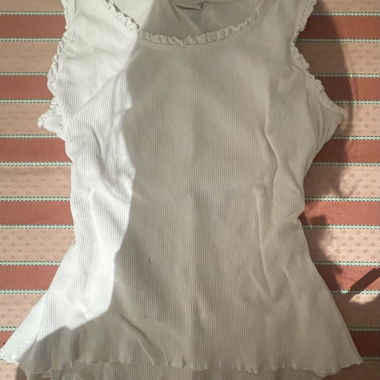 Cute white y2k top with ruffles