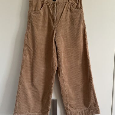 Beige Cordhose mit weitem Bein