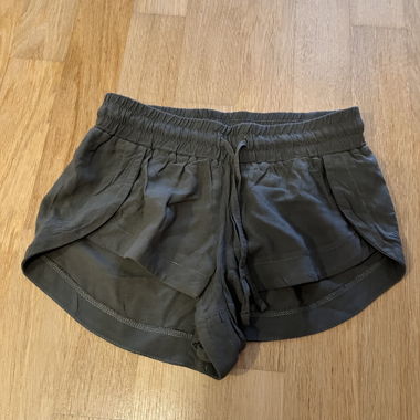 Warm pants in khaki fabric