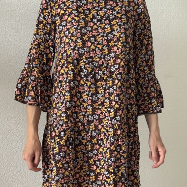 Blumenkleid mit langen Aermeln