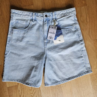 Short in jeans Stradivarius taglia 42