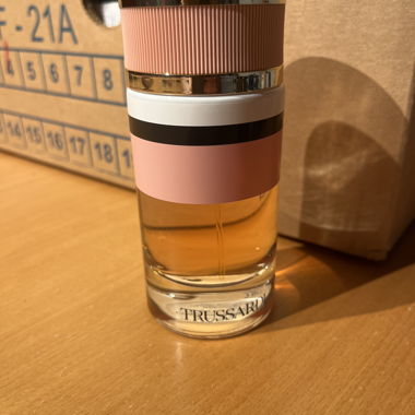 Parfum Trussardi (presque plein)