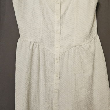 Robe blanche à bretelles